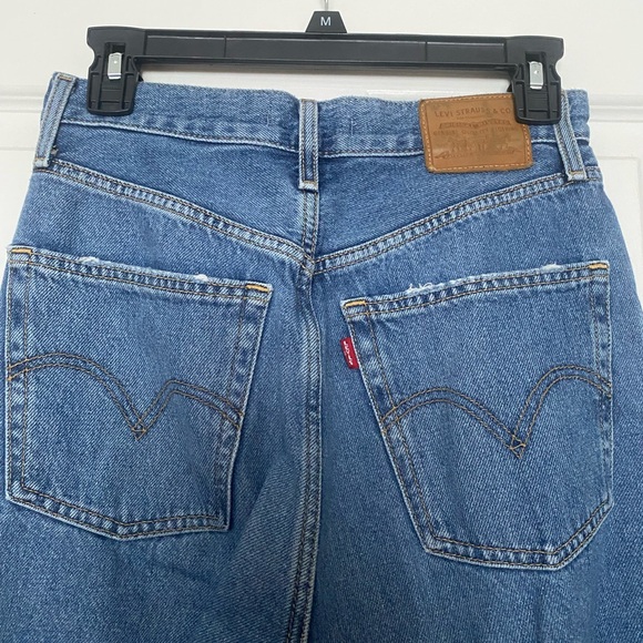 Ripped wide leg Levi jeans - Picture 2 of 3